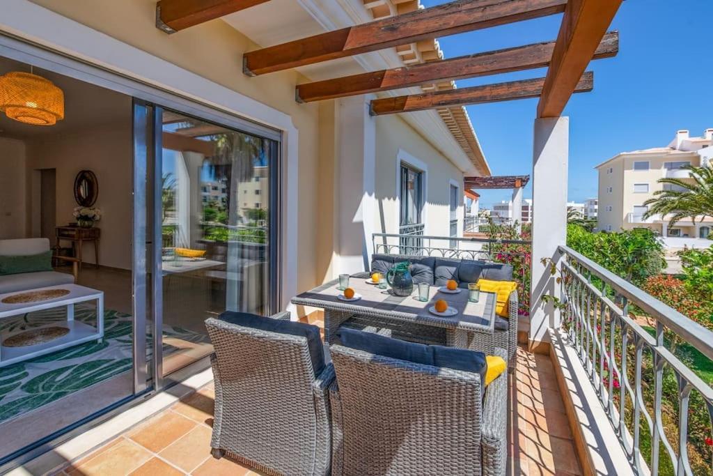 Casa Palmeira Apartment