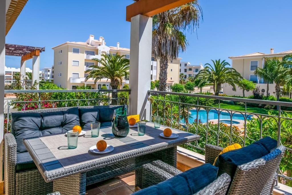 Casa Palmeira Apartment *