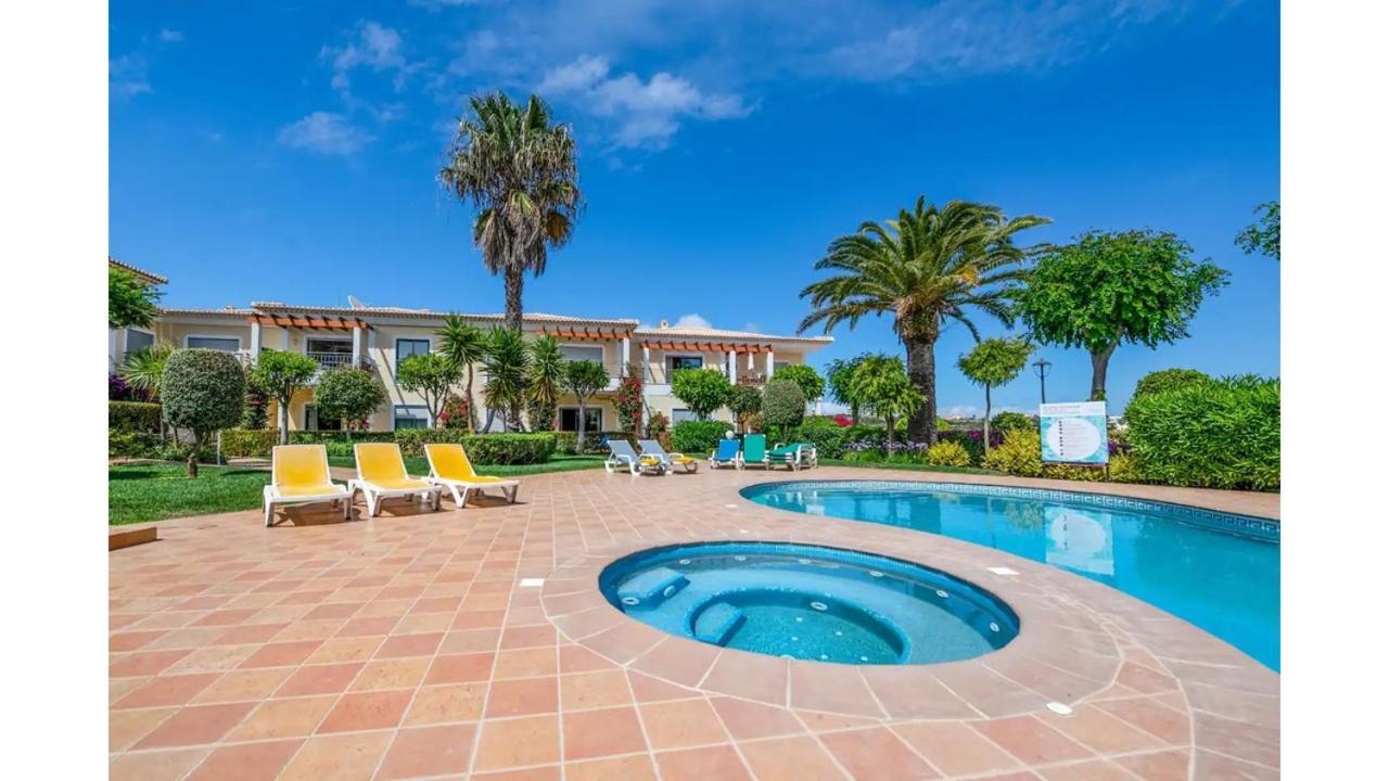 Casa Palmeira Apartment
