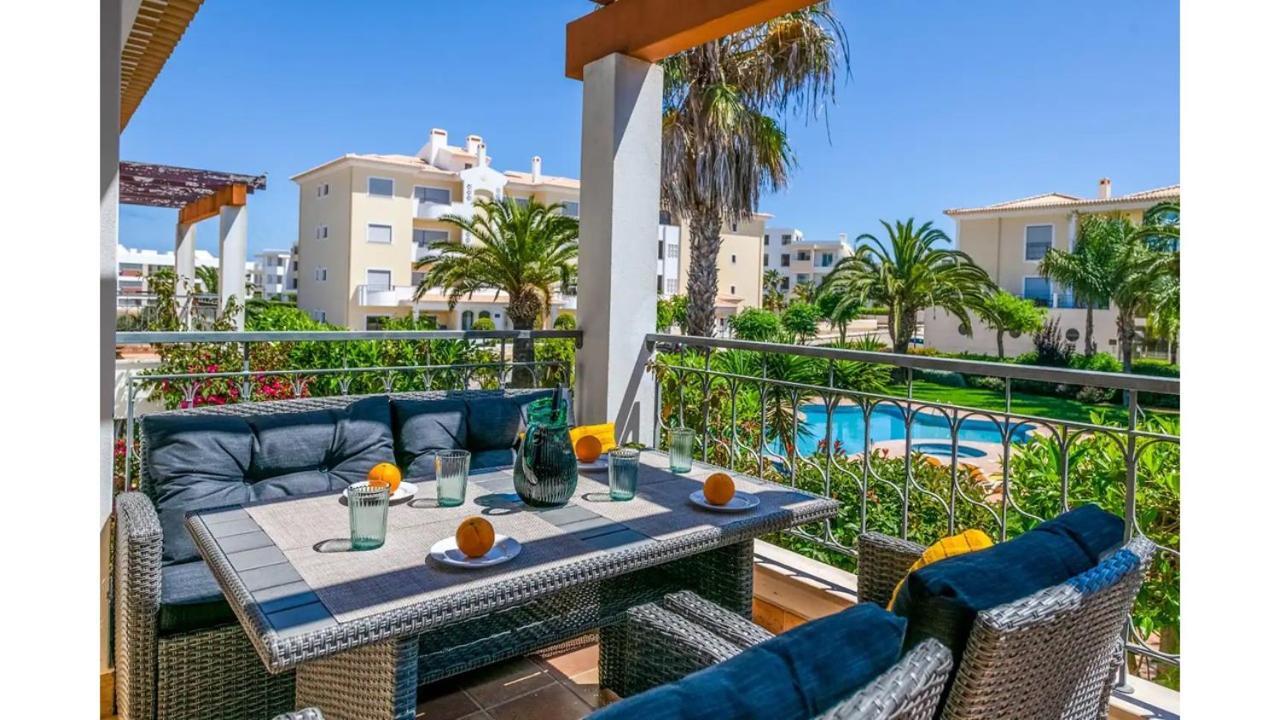 Casa Palmeira Apartment